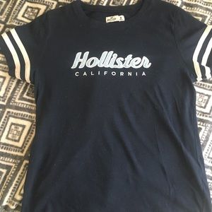 Hollister tee
